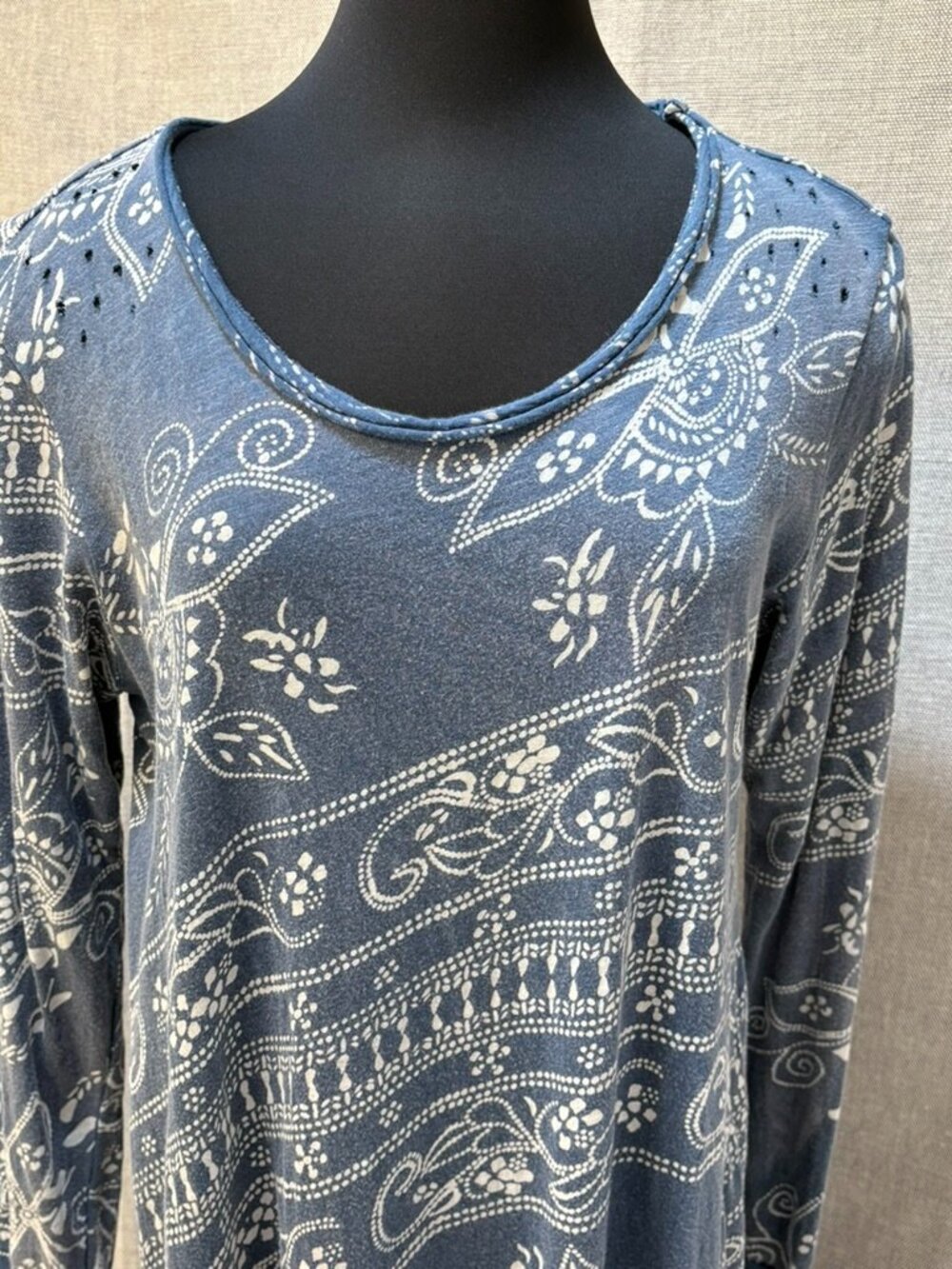 Magnolia Pearl Paisley Bandana Print Tee Dress, Blue & White OS - Picture 2 of 9